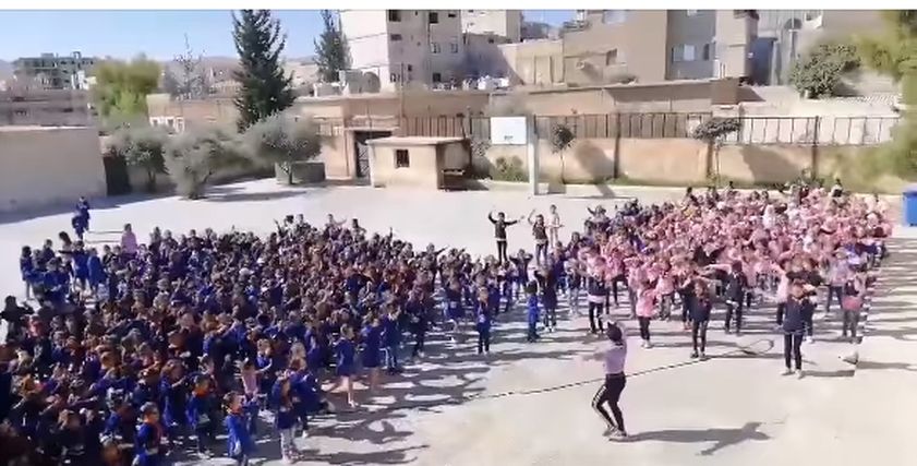 مدرسة تستبدل طابور الصباح بالرقص على أغنية فيروز