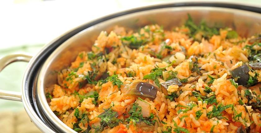 أرز بالباذنجان والطماطم