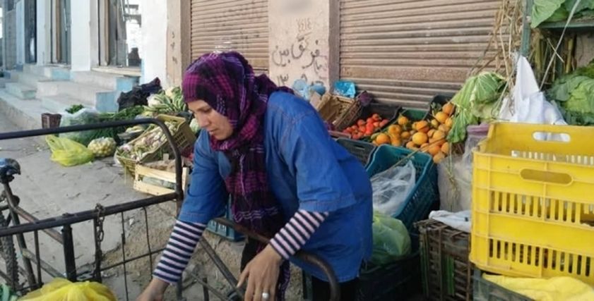 «ستات شقيانة».. «بنشتغل عشان لقمة العيش.. ومش هنمد إيدينا لحد»