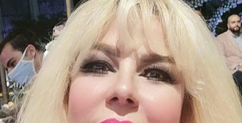 الفنانة منى إش إش
