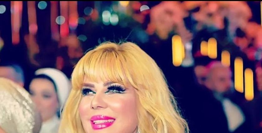 الفنانة منى إش إش