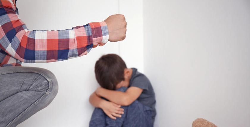 حكم اساءة معاملة الزوجة والاولاد