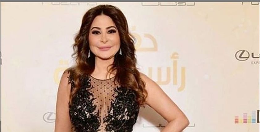 إليسا تطمئن جمهورها بعد اجراء عملية جراحية..