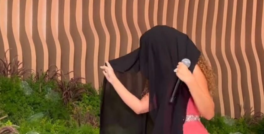 مريام فارس تغني بالحجاب