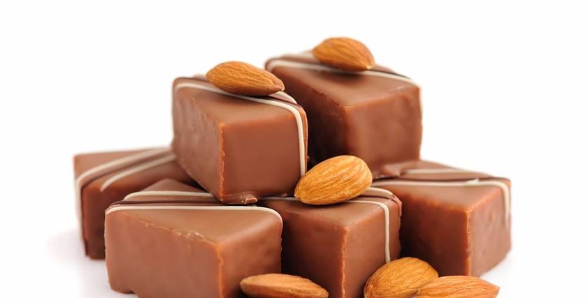 شيكولاتة باللوز