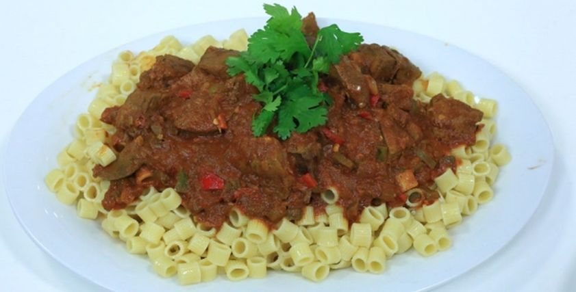 مكرونة بالكبدة وصوص الطماطم
