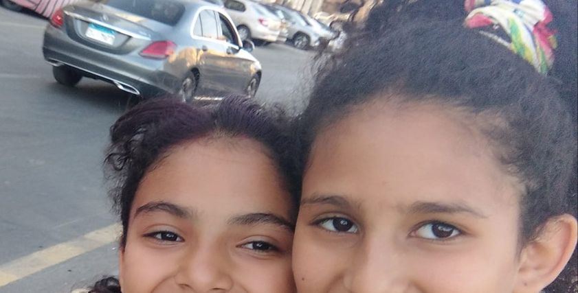 «جاسمين» وصديقتها