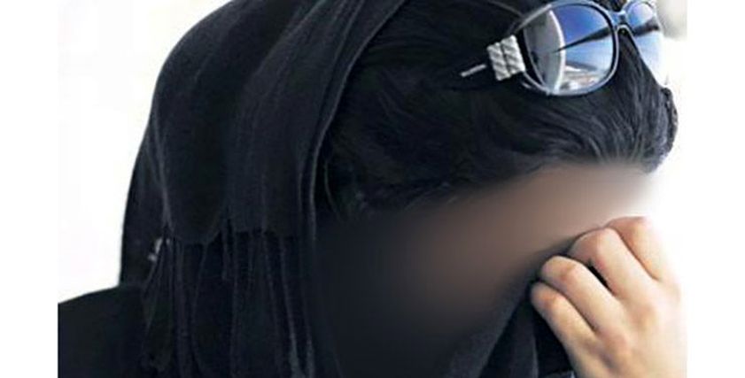 سيدة تساوم الرجال بين فضيحة 