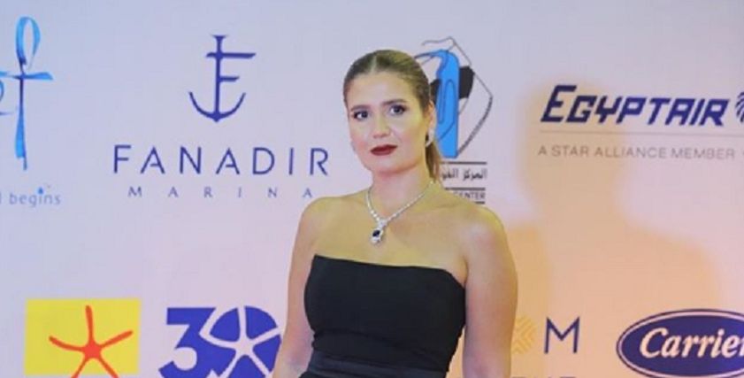 الفنانة هنا شيحة