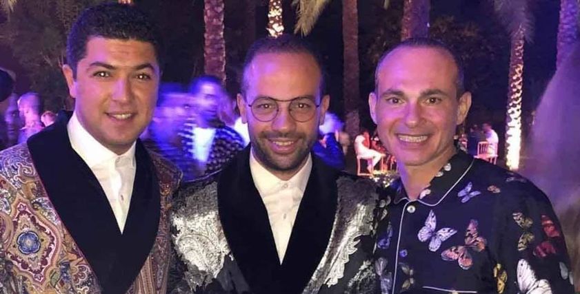 بالصور| بيجامة بارتي وسرير الكوشة