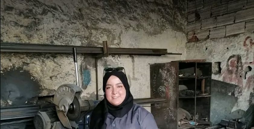 إكرام الدباش أول حدادة تونسية