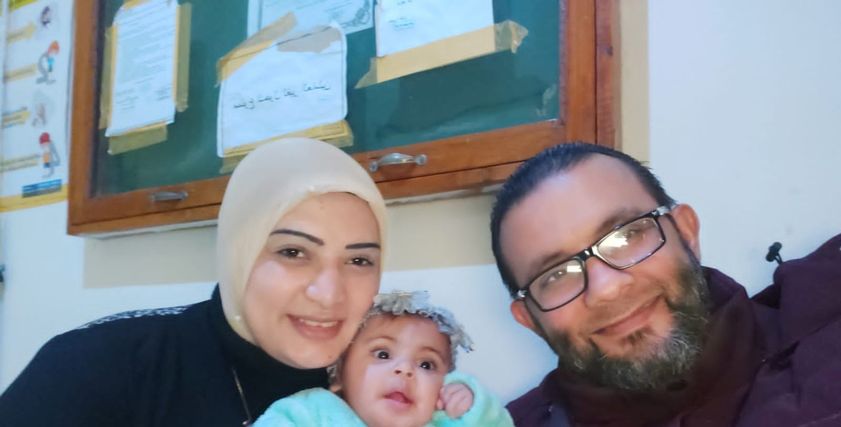 مروة وزوجها مع طفلتهما مسك