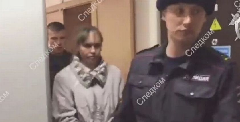 بالصور| سئمت من تربيتهم.. أم روسية تتخلص من أطفالها بحرقهم داخل منزلهم