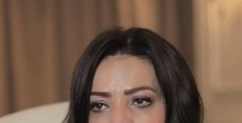 الفنانة مونيا تبكي على فراق حبيبها