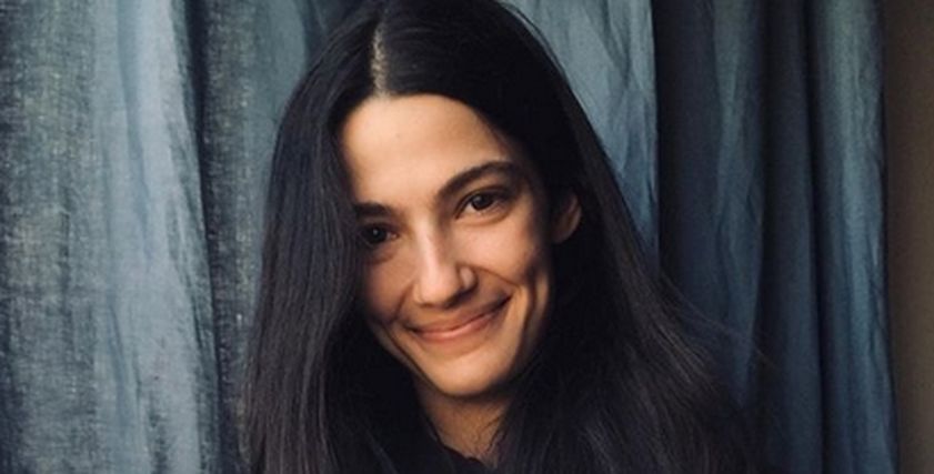 الفنانة تارا عماد