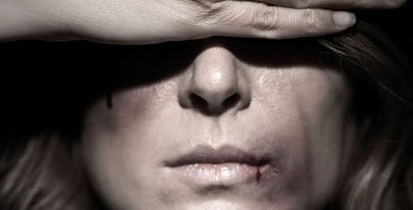 قبل يوم المرأة.. المفوضية الأوروبية تكافح العنف ضد النساء