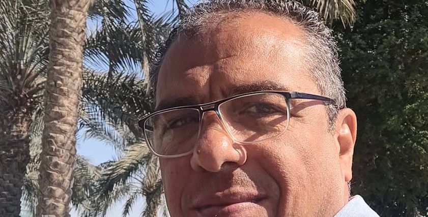 عمرو يعاني من قانون الرؤية