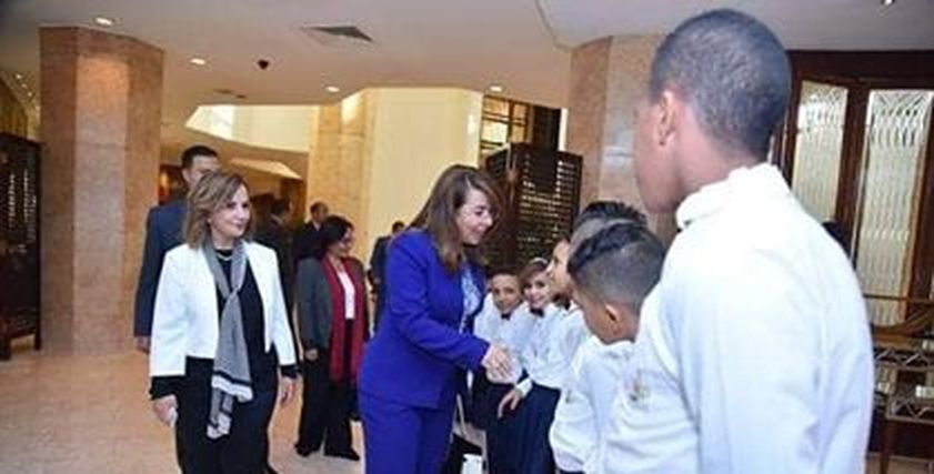 غادة والي تعلن تعاون مستقبلي مع «أطفال السجينات» في برامج حماية الغارمات
