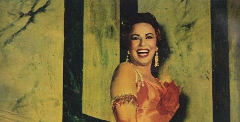 50 صورة لأيقونة الجمال هند رستم.. هكذا كانت ملكة الإغراء