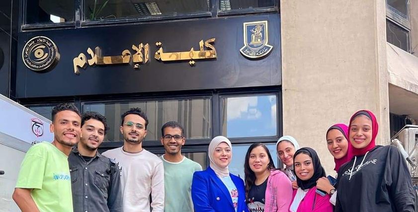 «بدل سفر».. مبادرة في مشروع تخرج لـ إعلام القاهرة تساعد المجتمع