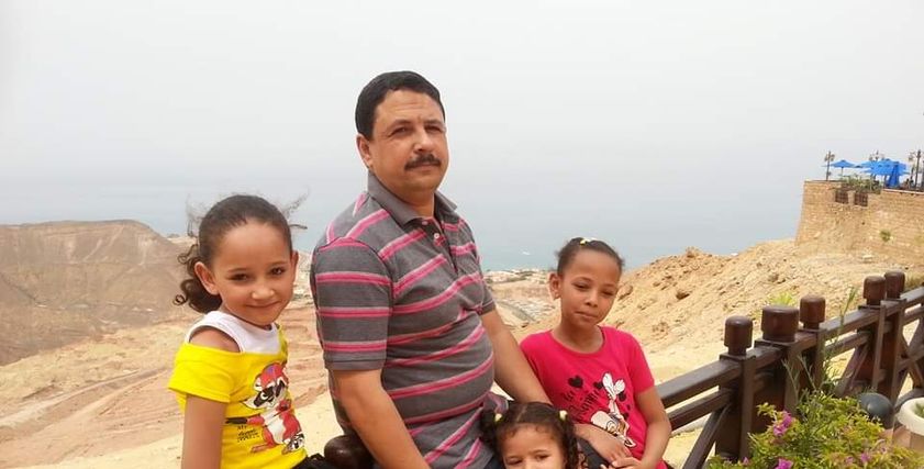 الشهيد أحمد عبد النبي وبناته