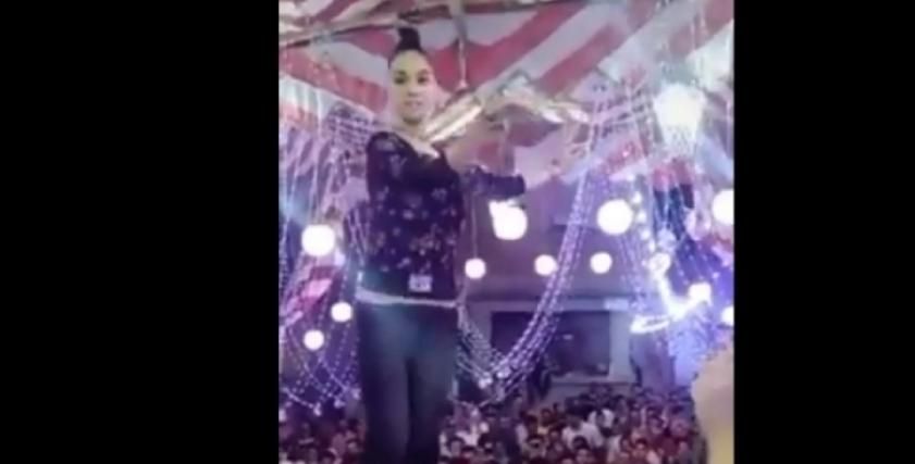 الراقصة المعلقة