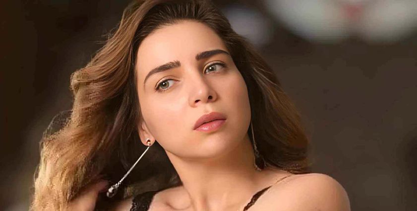 مي عز الدين تكشف سر جمال وجهها