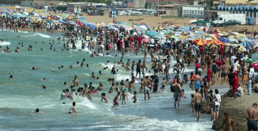 شاطئ في العاصمة الجزائرية