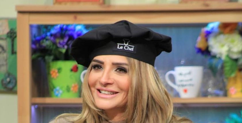 الإعلامية سالي شاهين