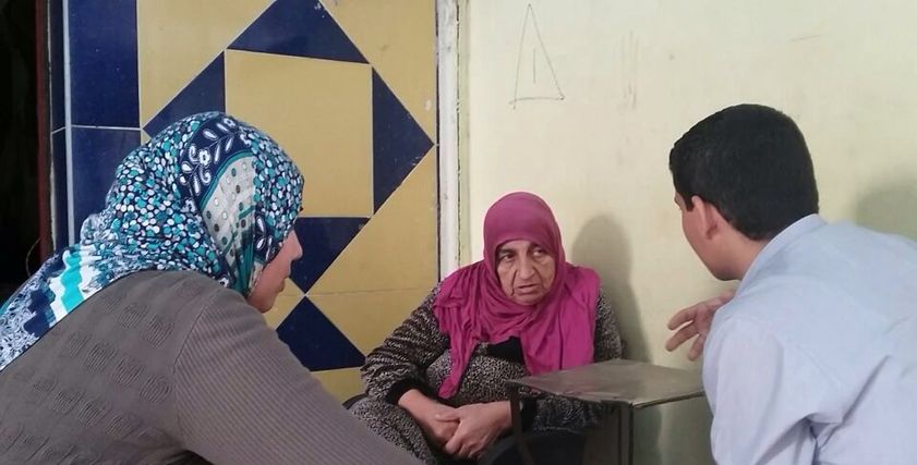 سيدة سورية بلا مأوى في شارع فيصل ترفض الانتقال مع 