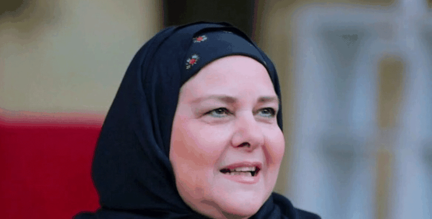 دلال عبدالعزيز