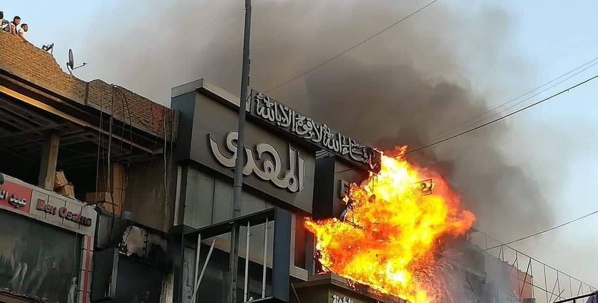 العبايات ساعدت على اشعال الموسكي..ما هي المادة سبب الحريق؟