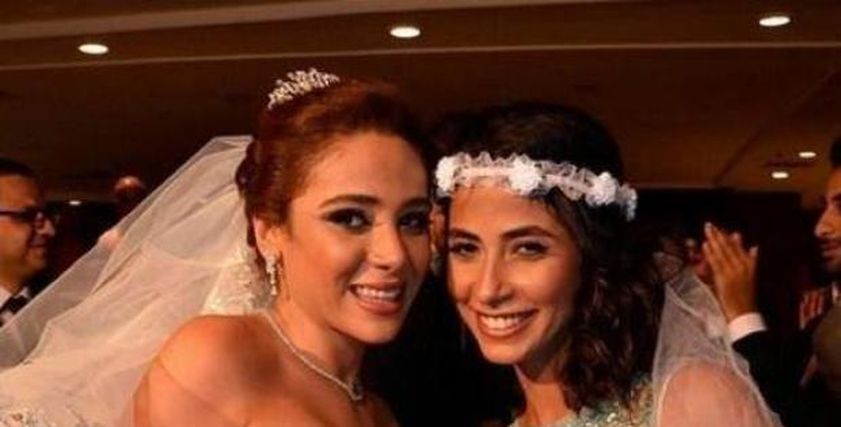 روبي وشقيقتها