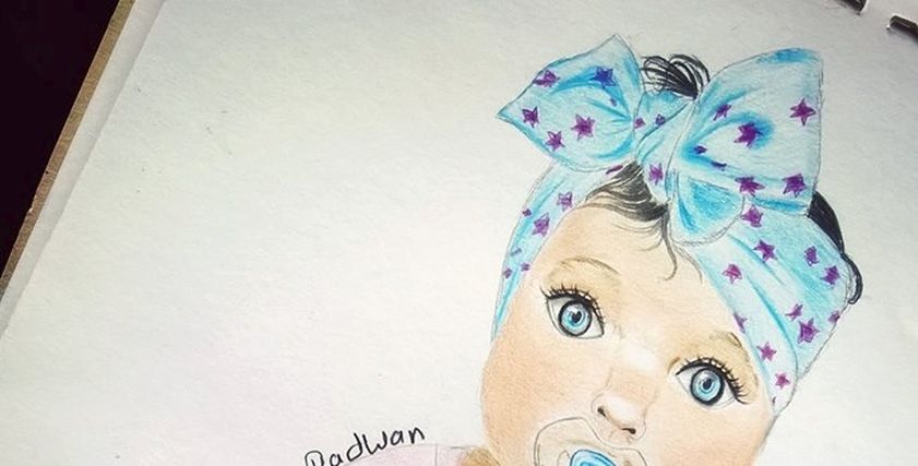 منة الله.. تهوى رسم شخصيات بنات من خيالها وتخطط لرسم شخصيتها بتفاصيل يومها