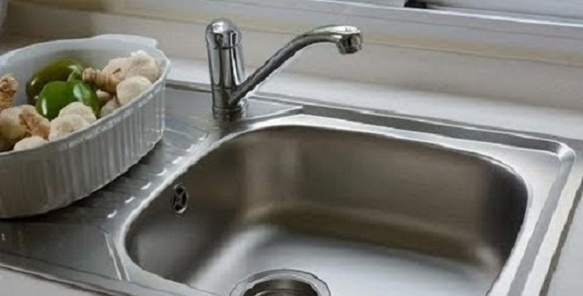 أشياء تجنب وضعها تحت حوض المطبخ