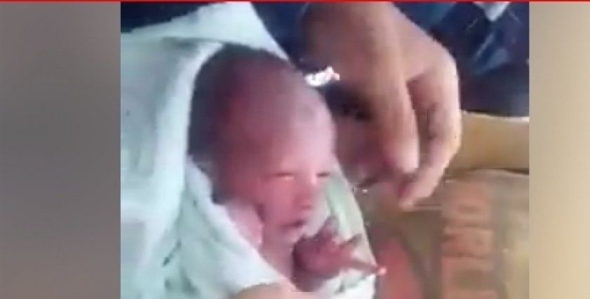 قواد يعرض طفلة زوجته للبيع مقابل 50 ألف جنيه