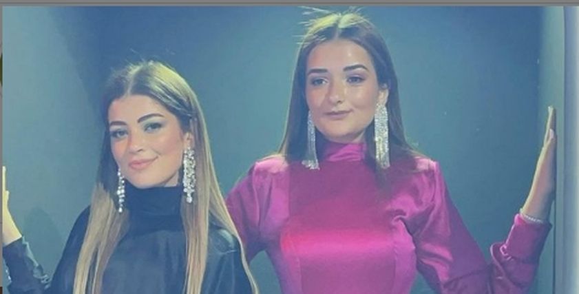 ليلى أحمد زاهر وشقيقتها