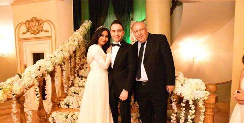 شيرين عبدالوهاب وحسام حبيب ووالده