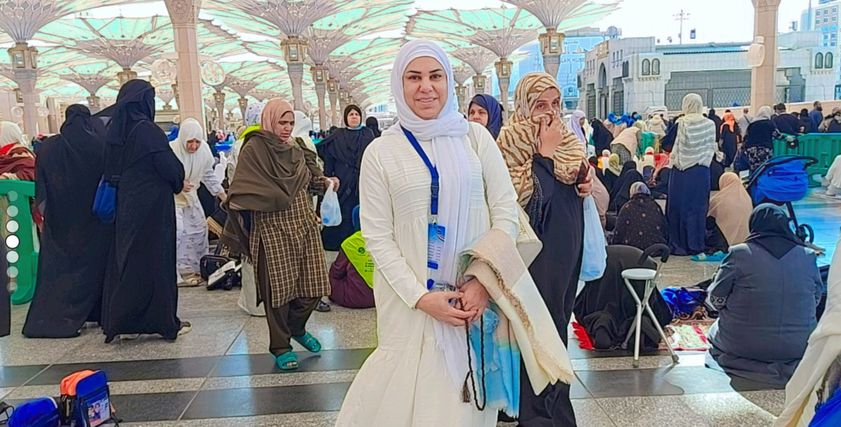صديقة «مها» حققت حلمها وأهدتها رحلة عمرة