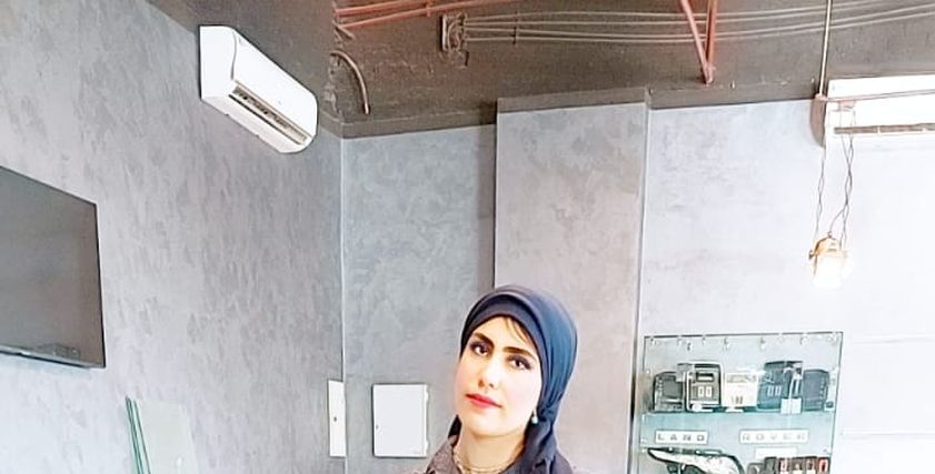 ولاء داخل مركز صيانة السيارات