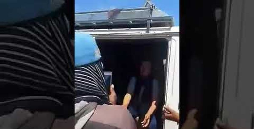بالفيديو| ملثمون يعتدون على طالبة وسائق أجرة بدعوى الاختلاء ببعضهما في نهار رمضان