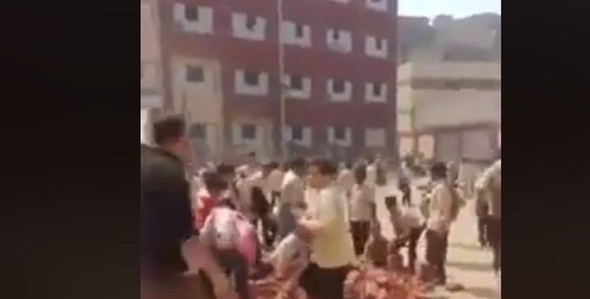 اجبار الطلاب على حمل الطوب بإحدى مدارس عين شمس