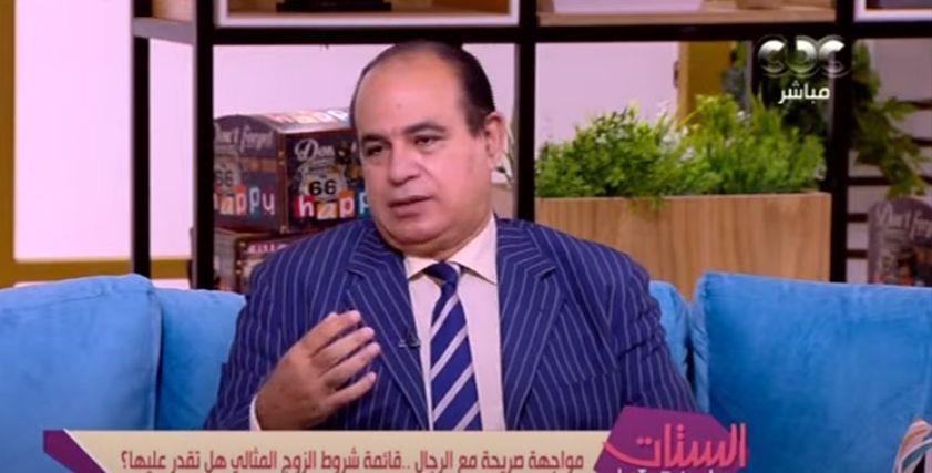 الدكتور أحمد مجاهد