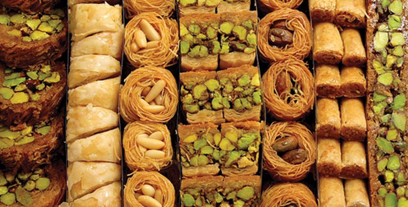استشاري تغذيه تقدم شروط تناول الحلوى في رمضان