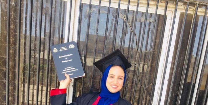 شيماء هلال عروس الشرقية خلال حفل تخرجها هذا العام