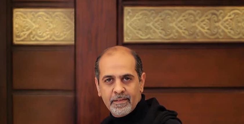مصمم الأزياء محمد نور