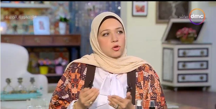 خبيرة العناية بالبشرة والشعر