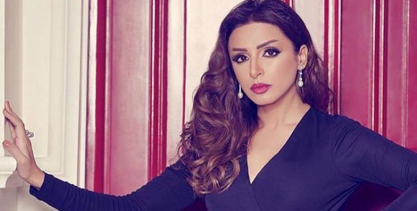 بعد ظهورها بدونها.. أنغام ترتدي