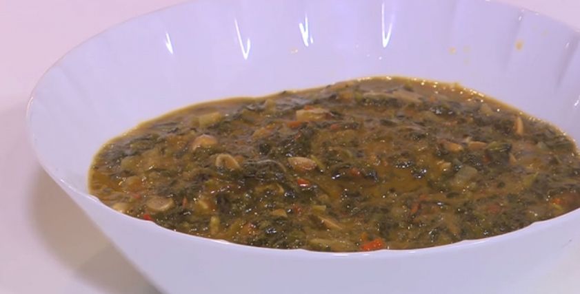 طريقة عمل السبانخ بالصلصة
