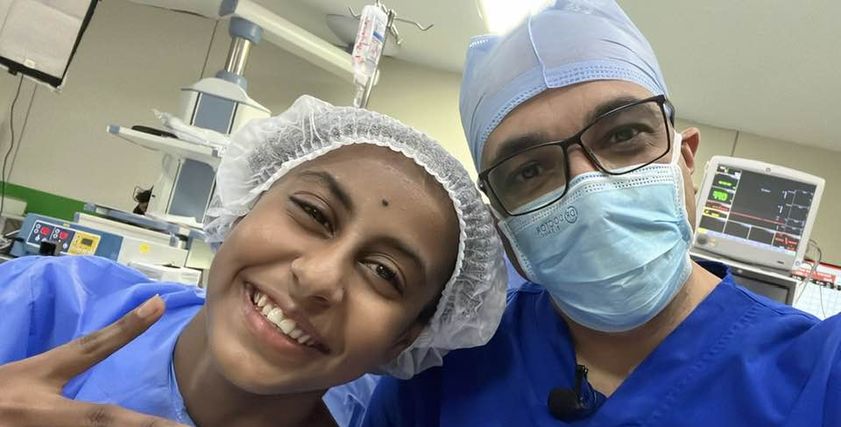 الطبيب هاني عبدالجواد والطفلة السودانية إيناس